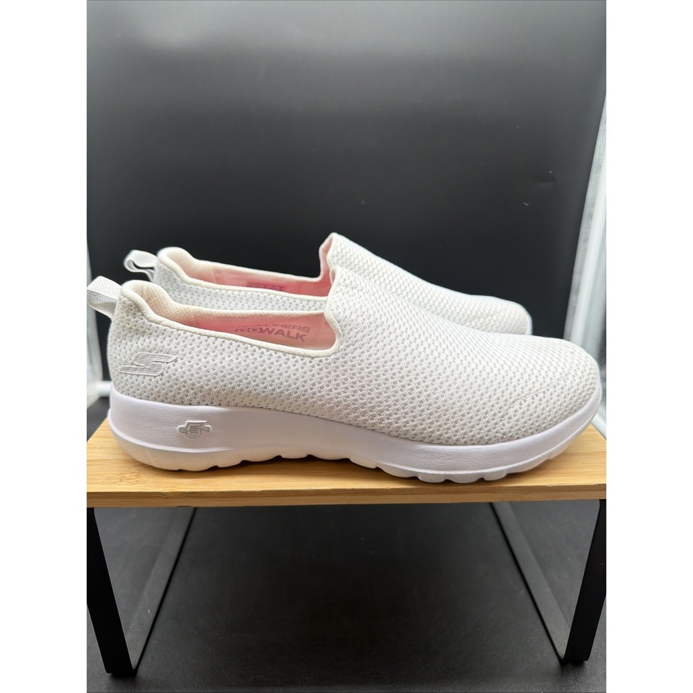 Skechers Go Walk Gen 5 Womens Size 8.5 White Athletic Slip On Shoes Sneakers